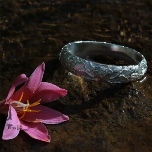 花之邻 新款999足银大师精工錾刻立体牡丹花开口实心银手镯 宽版