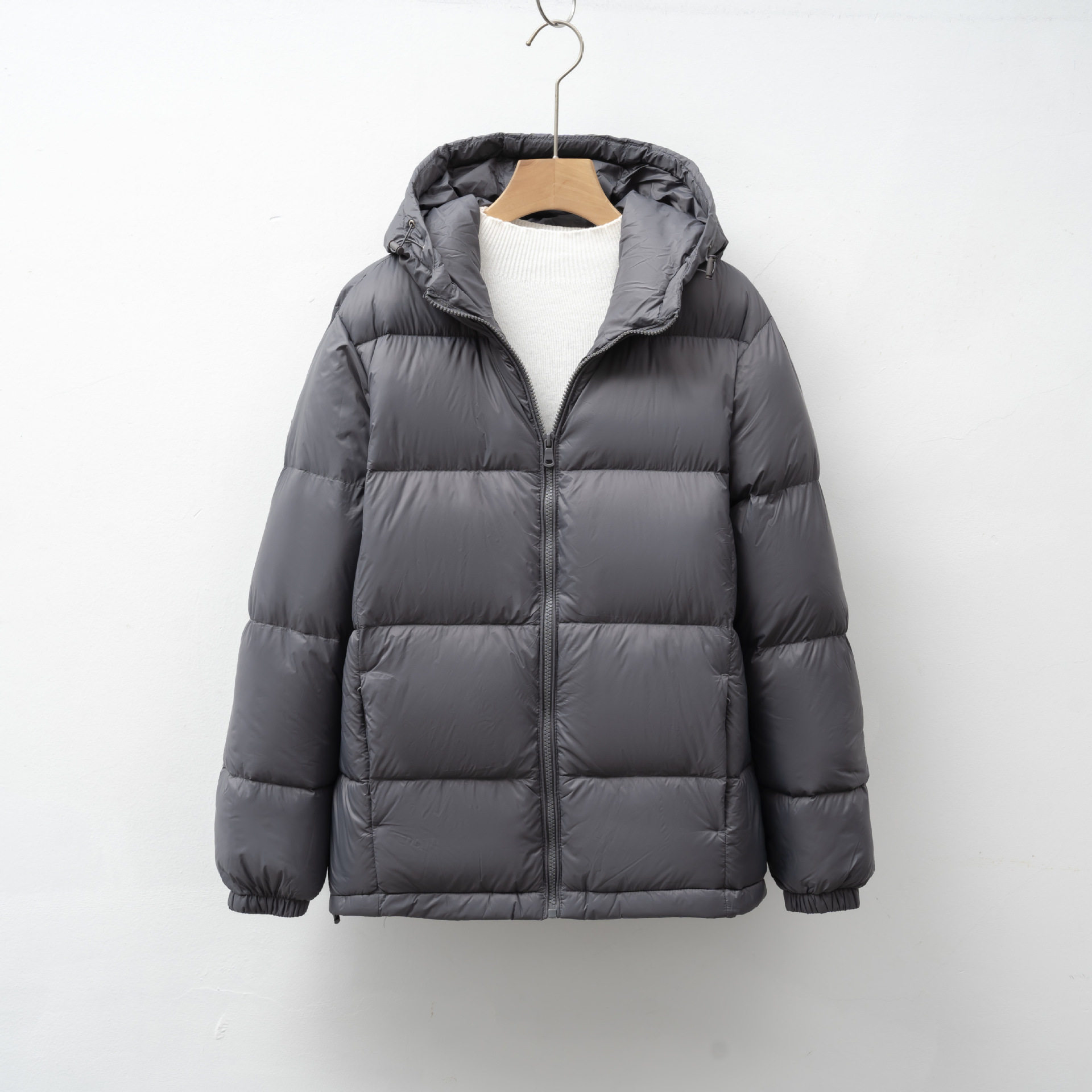 唯品会特卖断码清仓特价处理加厚白鸭绒羽绒服女装品牌正品春秋冬