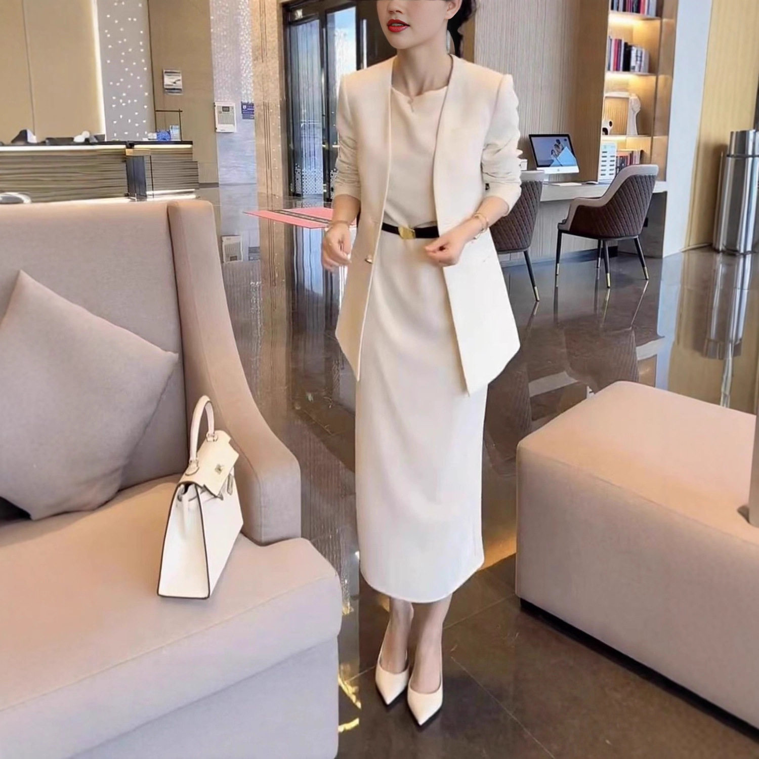 唯品会特卖清仓特价处理断码职业女装西装连衣裙两件套装品牌正品