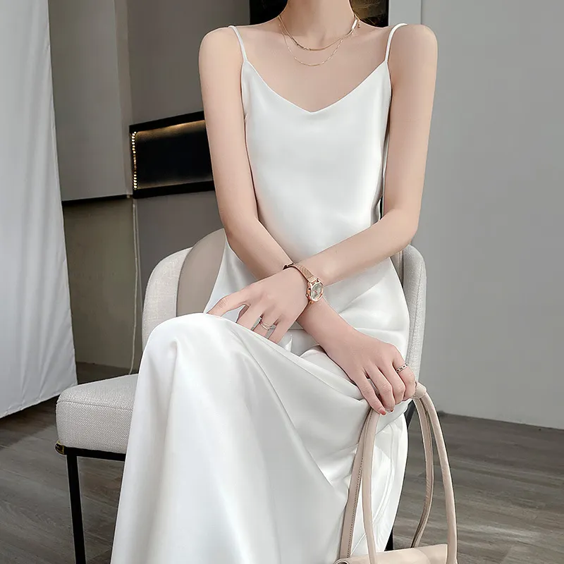 唯品会特卖清仓特价处理背心吊带真丝连衣裙女装品牌正品夏天新款