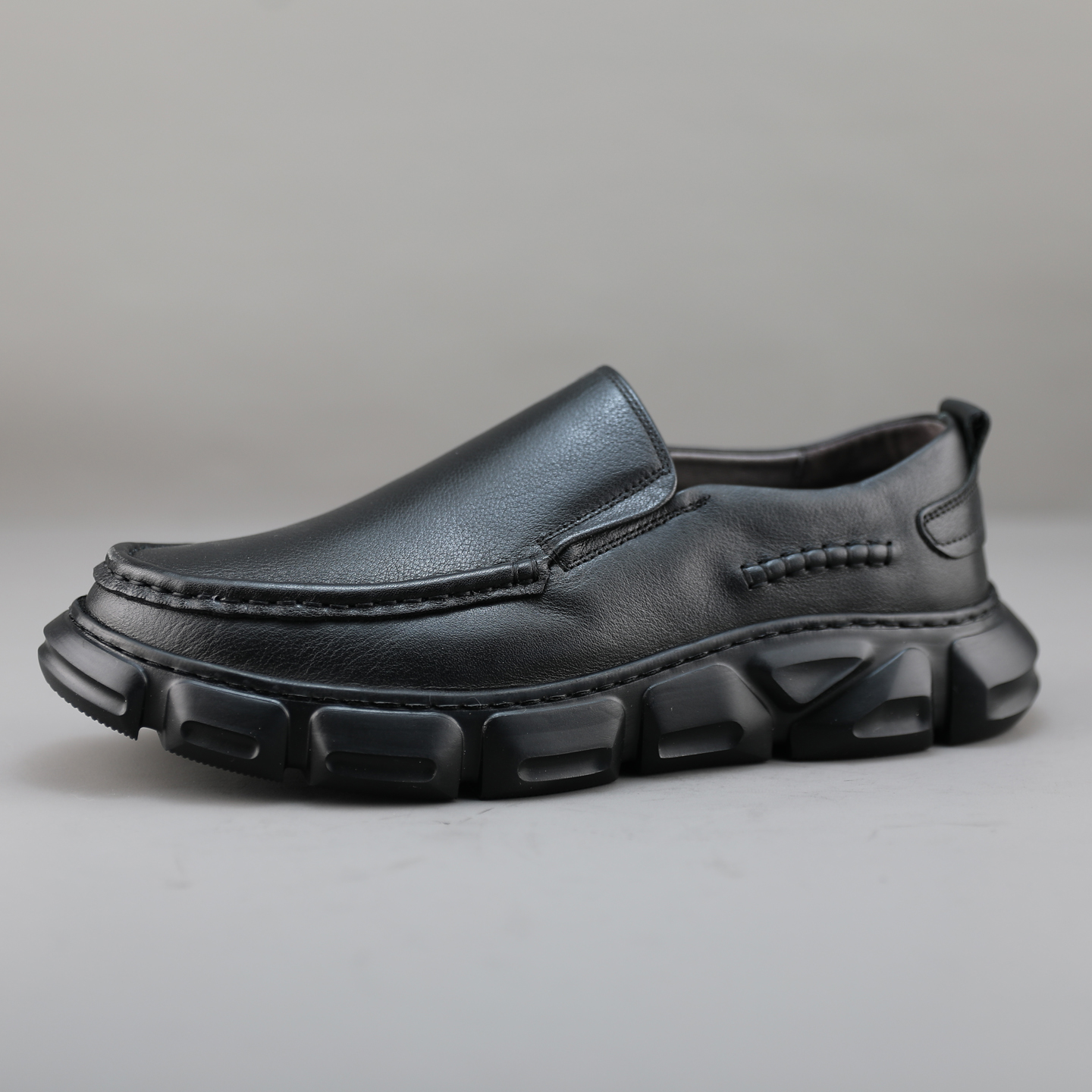 捡漏高档真皮男鞋英伦时尚休闲皮鞋头层牛皮透气一脚蹬懒人鞋单鞋