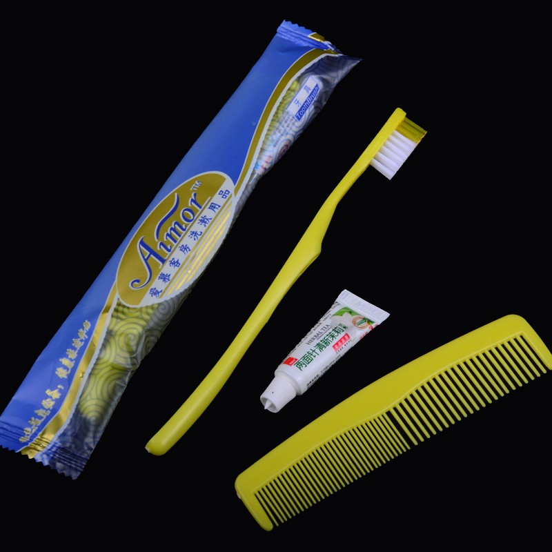 宾馆用一次性洗漱用品三合一牙刷两面针牙膏梳子酒店专用牙具批发