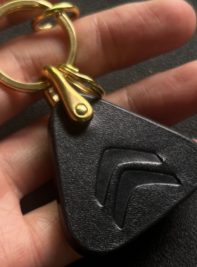 适用雪铁龙凡尔赛C5X 天逸C5汽车钥匙扣挂件真皮牛皮个性定制皮牌