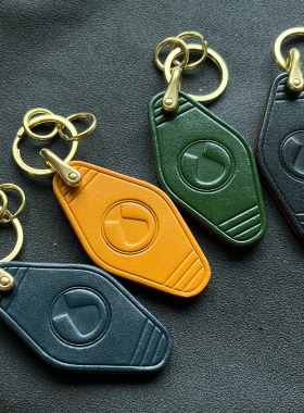 适用腾势Z9GT EV DM N7 N8 N9 D9真皮汽车钥匙扣牛皮挂件个性定制