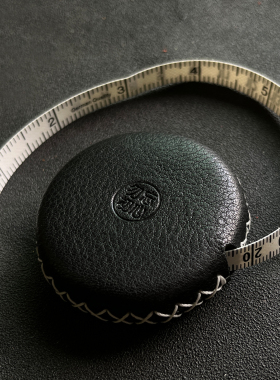 手工定制设计师款真皮卷尺迷你皮卷尺1.5m头层牛皮软尺家用量三围