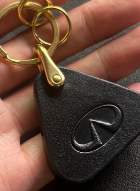 适用英菲尼迪QX50 Q50L Q70L QX60真皮钥匙扣牛皮挂件 皮牌定制