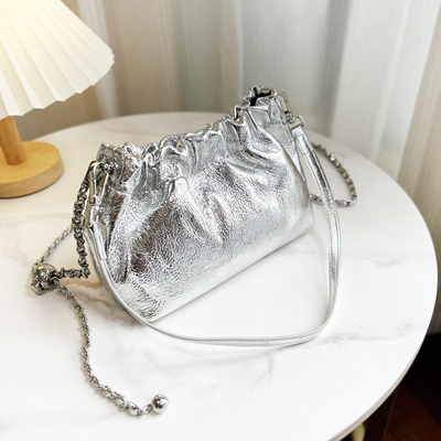 迷你高级银色真皮云朵包包链条包
