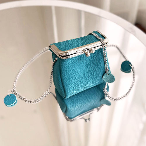 小众高级感迷你口红耳机包斜挎包