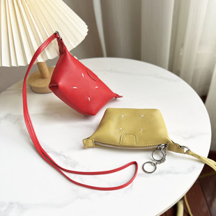 头层牛皮挂脖小包挂扣汽车钥匙包真皮锁匙口红耳机收纳包挂饰ins