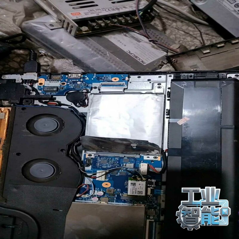 联想笔记本R720-15IKBN一台投标开不了机通电风散-议价