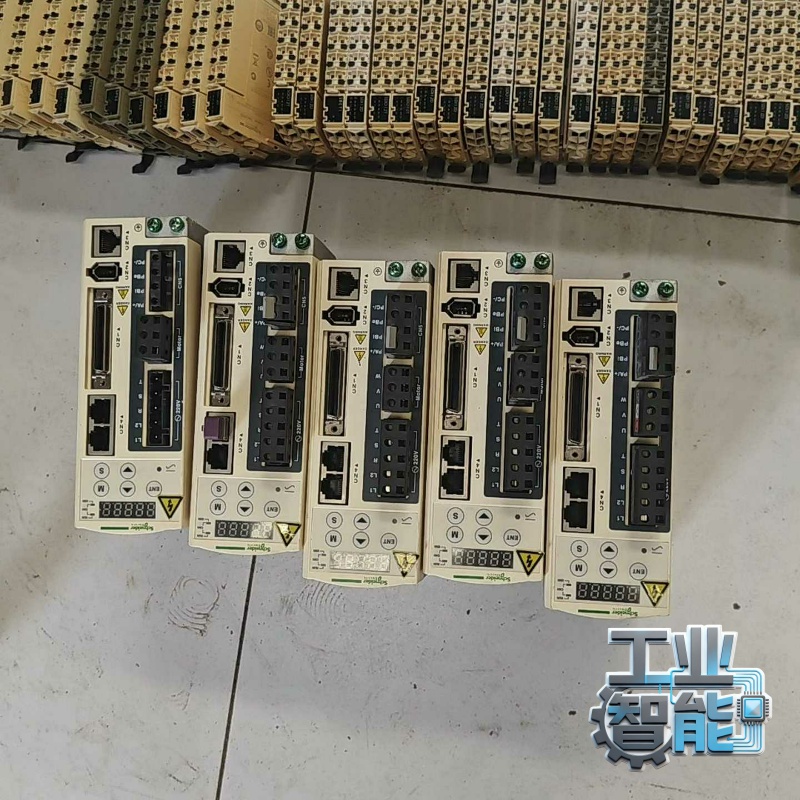 询价~施耐德驱动器 LXM23AU04M3X  400W的有14台