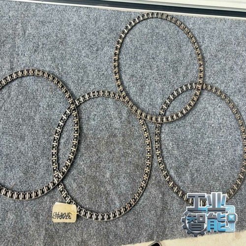 询价~滚针轴承3708443（270*240*5）两副，实物如图，