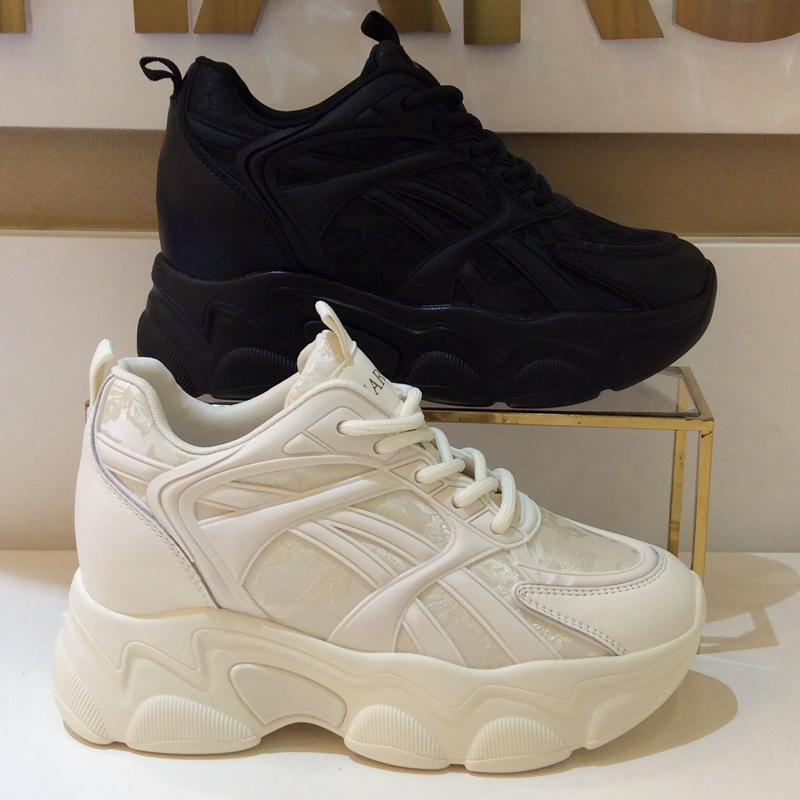 哈森圆头日常百搭内增高女休闲鞋