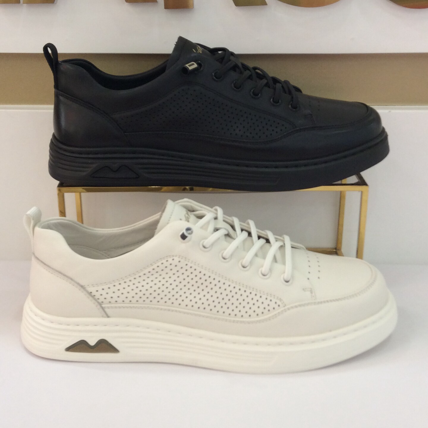 哈森HARSON正品2025新款春夏季平底打孔透气休闲牛皮男鞋MM254711