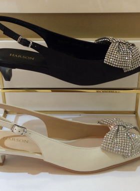 哈森HARSON正品2025夏季新款中跟尖头水钻蝴蝶结女凉皮鞋HM257175