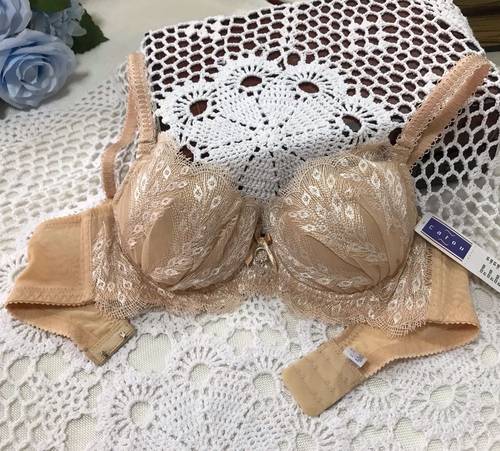 美背收副乳大码蕾丝调整型文胸