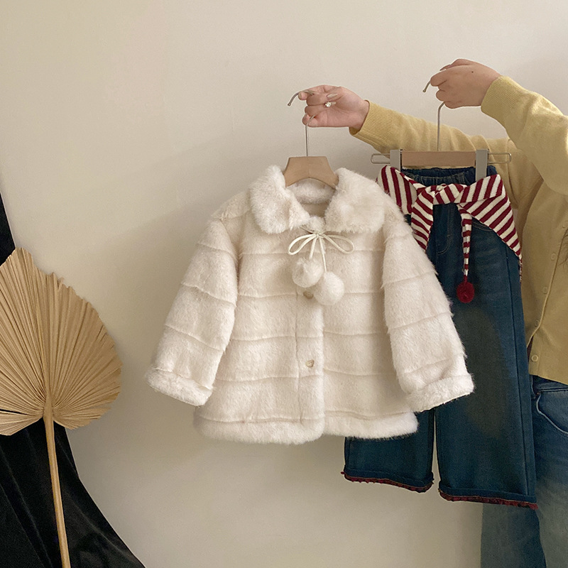 喵小姐女童外套冬装2025新款儿童仿皮草女孩外套屁帘加绒牛仔裤