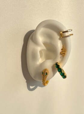 欧美小众设计ins超闪绿色锆石微镶小蛇形叠戴18K真金电镀耳圈耳环