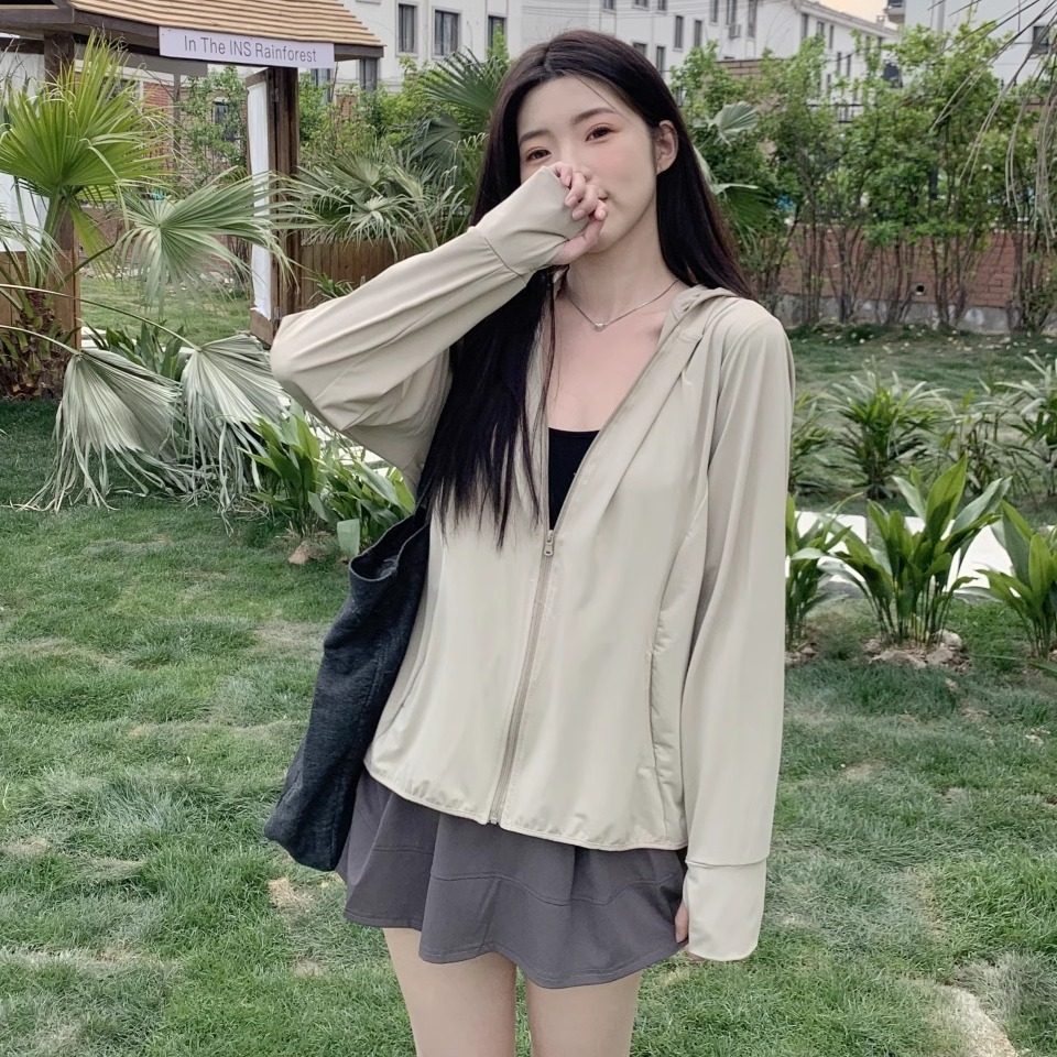薄款通勤纯色连帽防晒衣