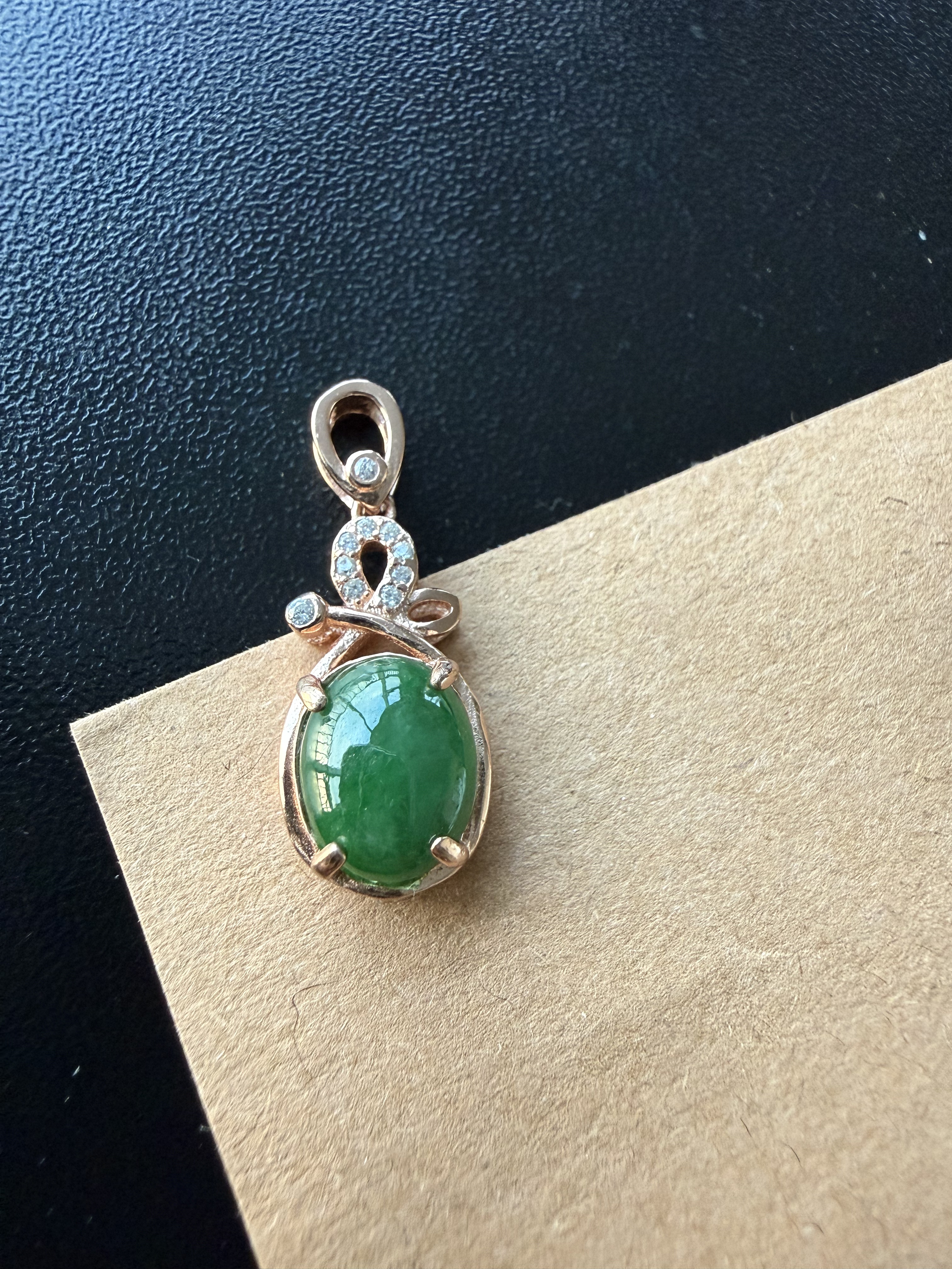 缅甸翡翠A货冰种辣绿蛋面吊坠925银镀金镶嵌证书玉石珠宝女款项链