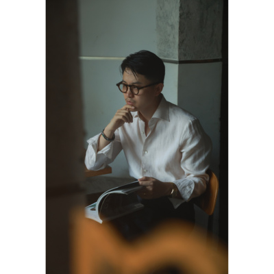 UGENTLE八字领长袖复古亚麻衬衫