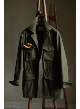 UG男装《城市野行》系列「岩苔古绿」重水洗棉鱼骨纹户外精工夹克