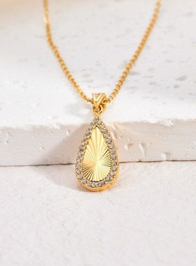 跨境爆款水滴形保色钛钢镀18k金女士项链饰品休闲百搭项链配饰女