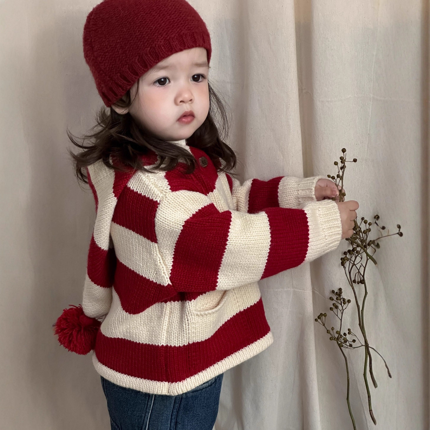 儿童2025秋冬新款红色过年服衣服韩版童装毛衣外套女童牛仔裤套装