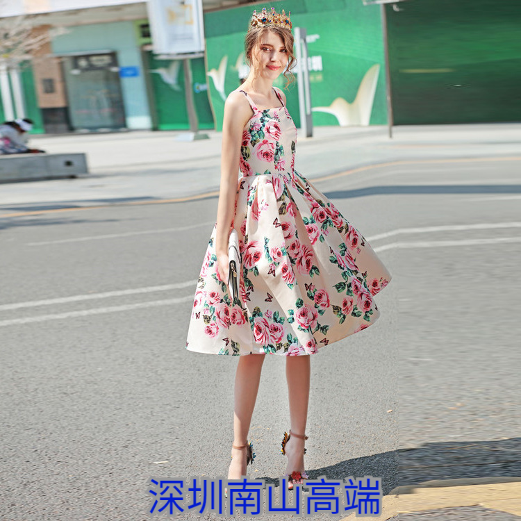 欧美风深圳南山高端气质2018春夏季欧美新款印花吊带大摆连衣裙