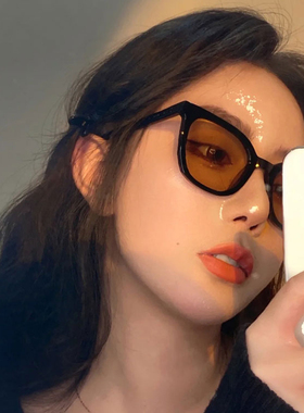 韩版茶色墨镜男士开车街拍大脸