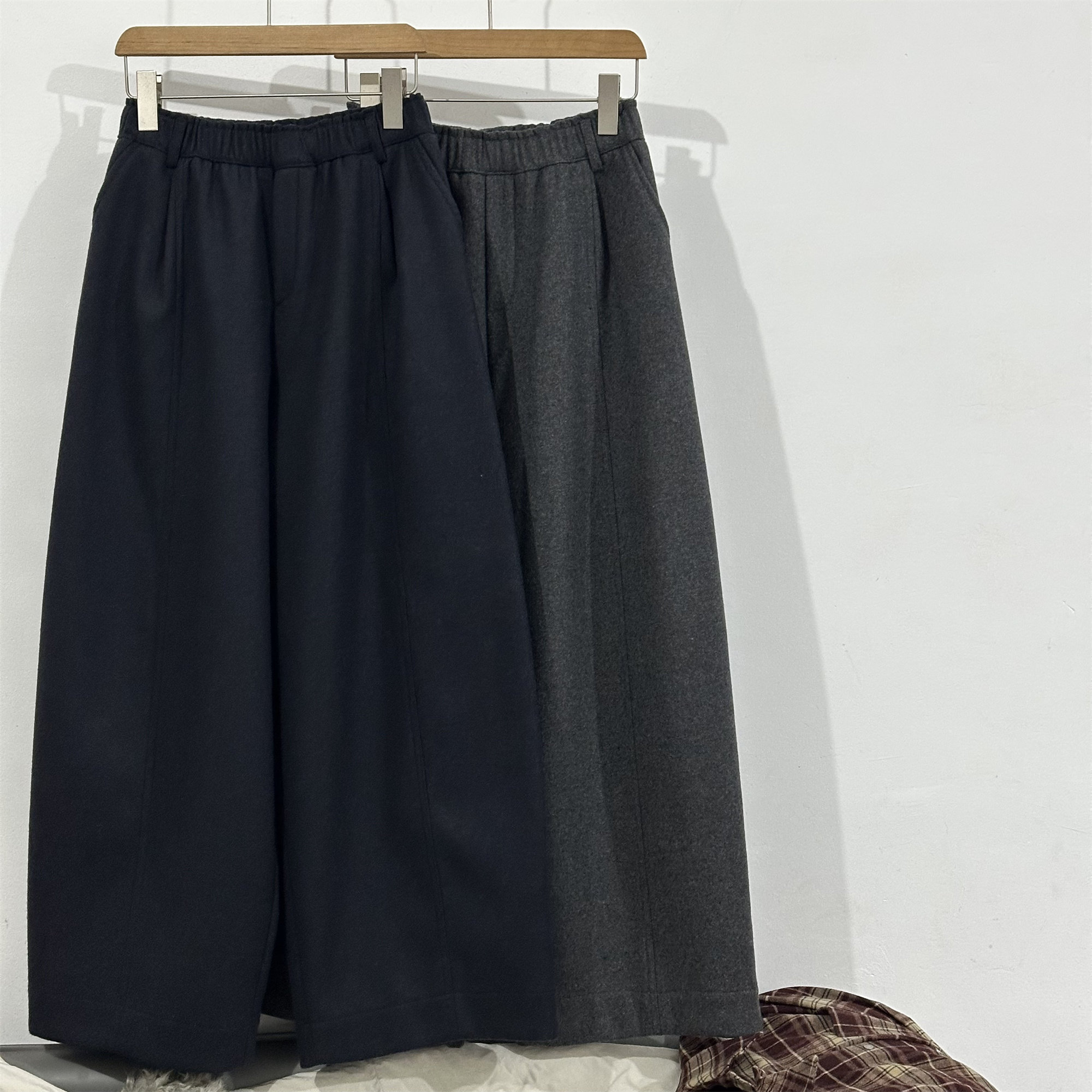 韩代订单松紧腰宽松休闲阔腿裤女简约遮肉百搭休闲直筒裤2025秋冬