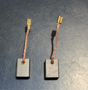 适用博世电动角磨机碳刷GWS800碳刷博士磨光机切割机电刷配件