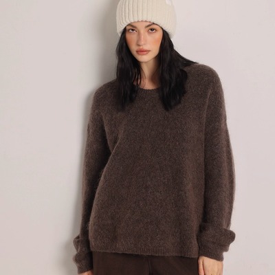 松弛慵懒风咖啡色马海毛圆领毛衣