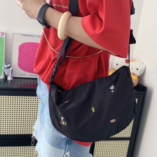 TEETH童年回忆史努比卡通斜挎包2023新日系卡通轻便百搭腋下包潮