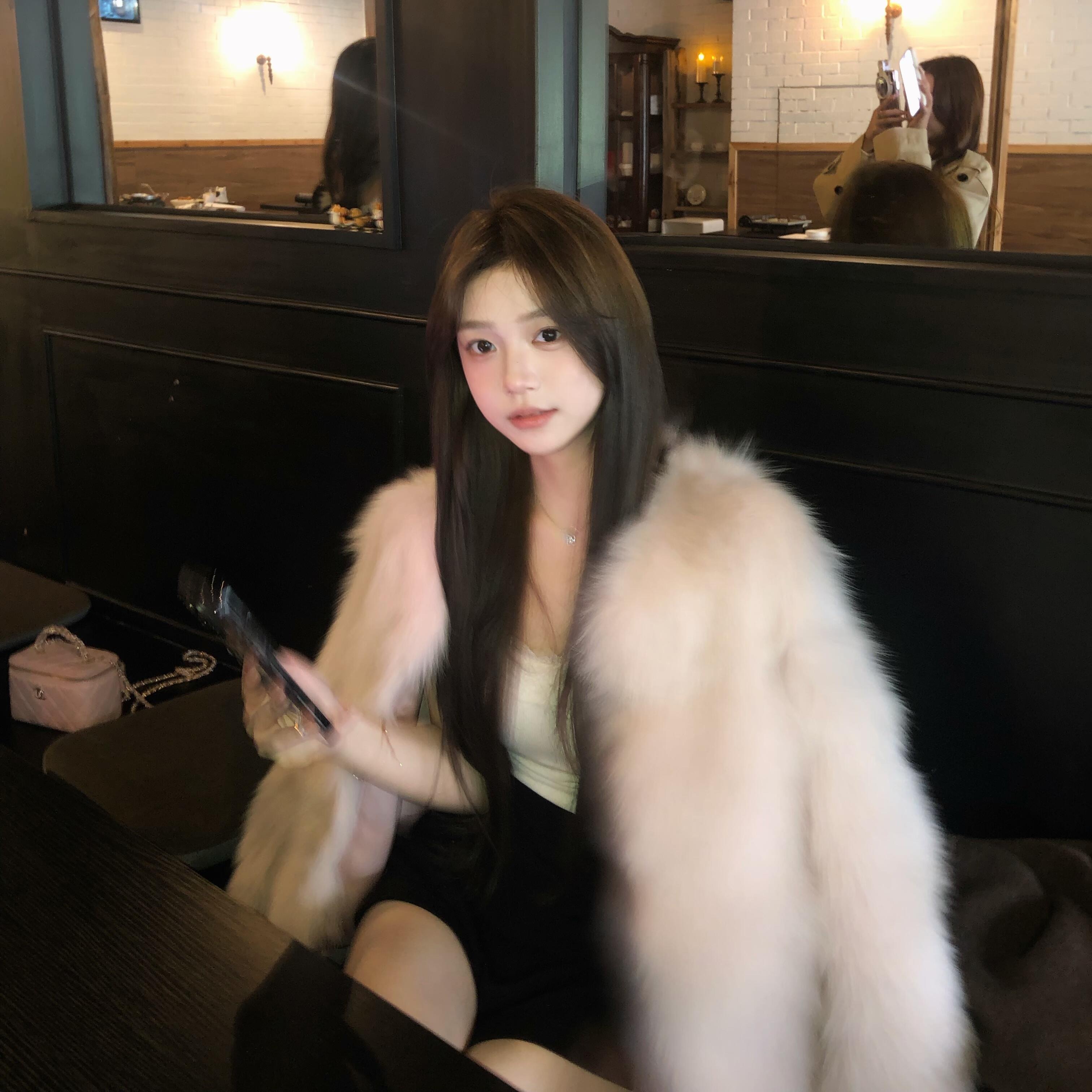 粉色环保仿狐狸毛皮草外套女