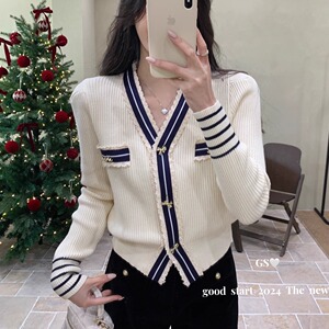 2024秋冬V领红色毛衣外套女设计感小众高级感学院风针织开衫上衣