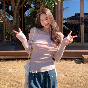 性感一字肩翻领针织衫女设计感小众早春修身褶皱露肩打底法式上衣