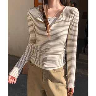 打底衫 内搭修身 高级感上衣 t恤女春季 V领假两件半拉链撞色条纹长袖