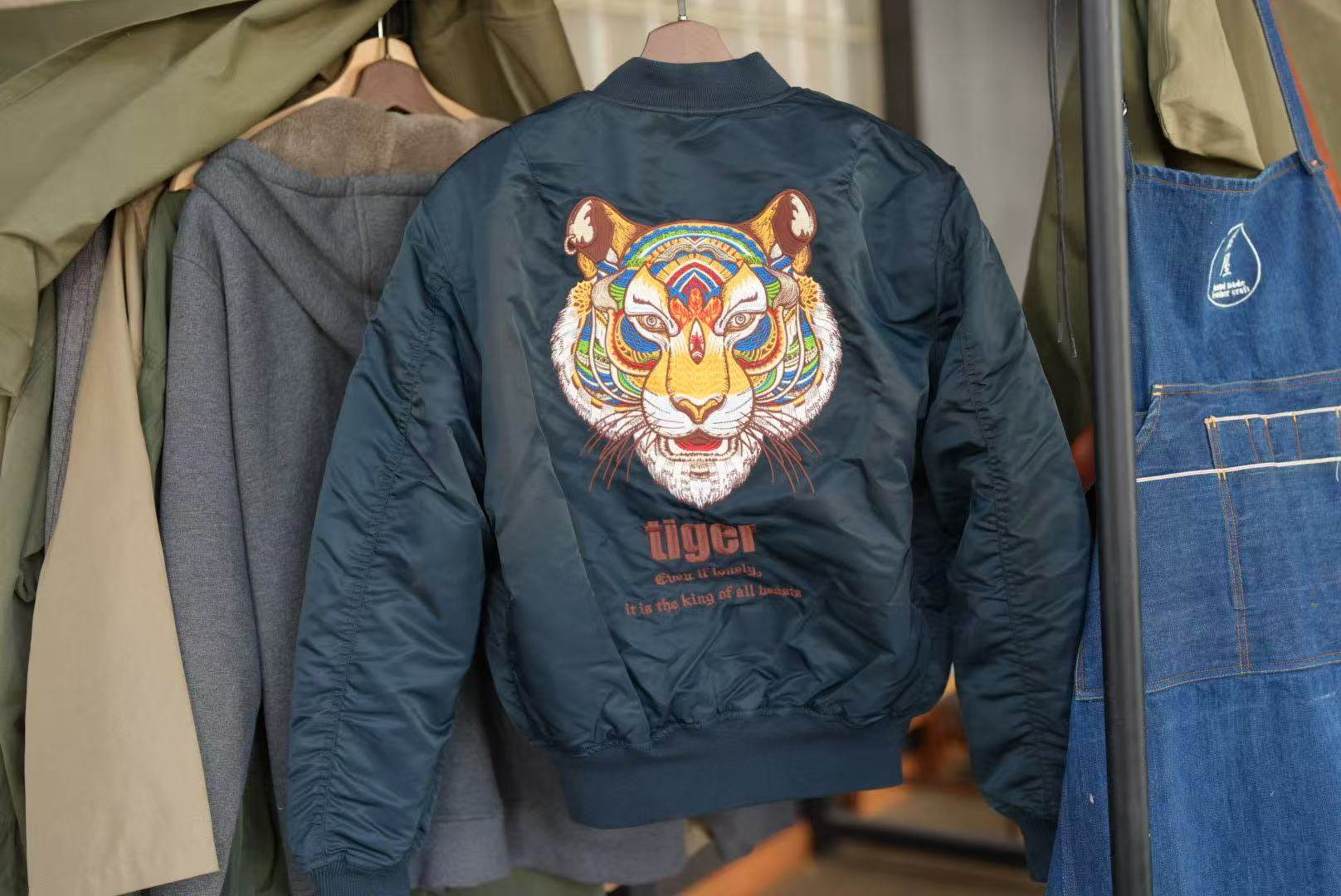 美式复古重工虎头刺绣飞行服夹克棉服工装男女同款棒球服教练服潮