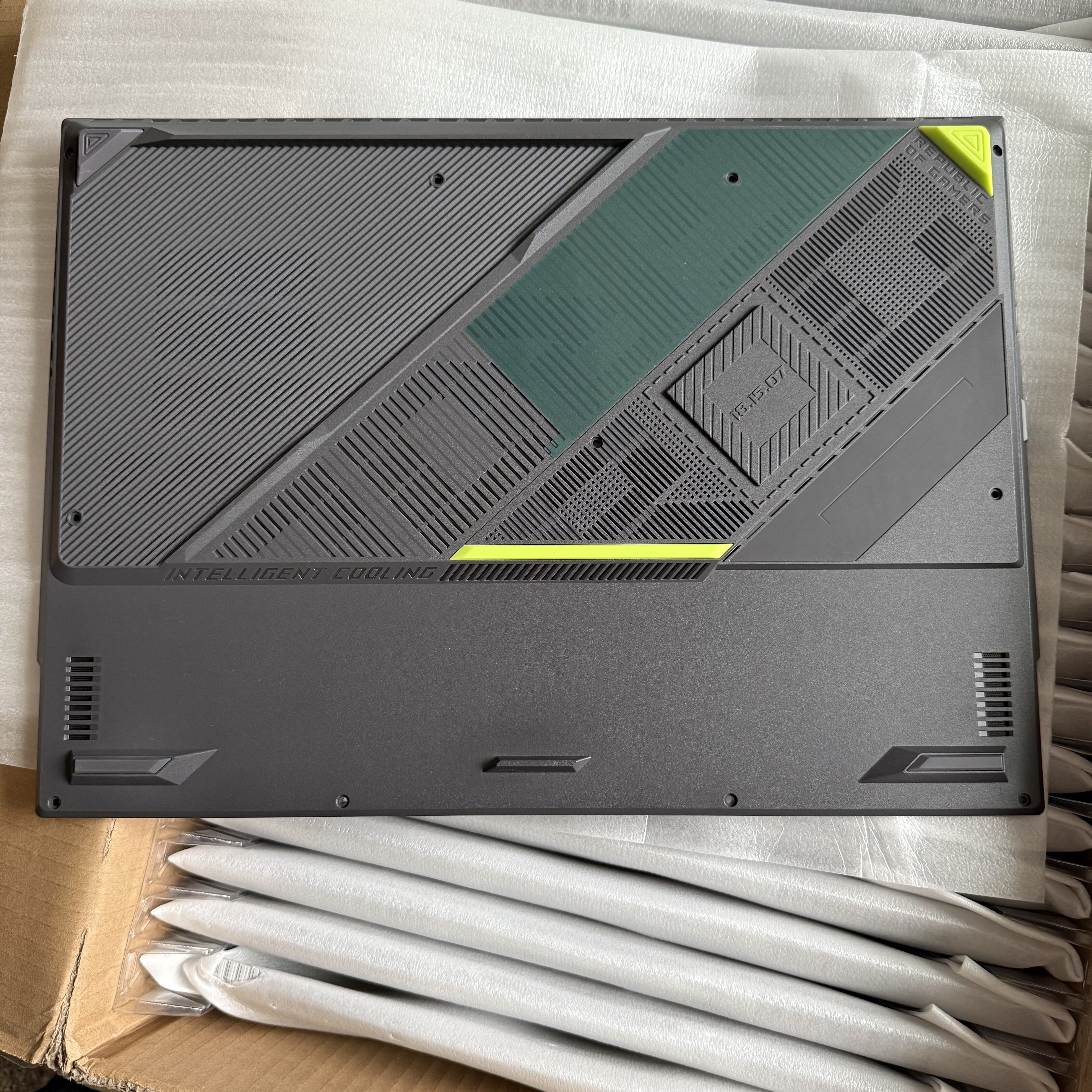 魔霸9Plus 枪神7Plus 枪神8Plus D壳外壳 G814J G814FM G814P下盖图片