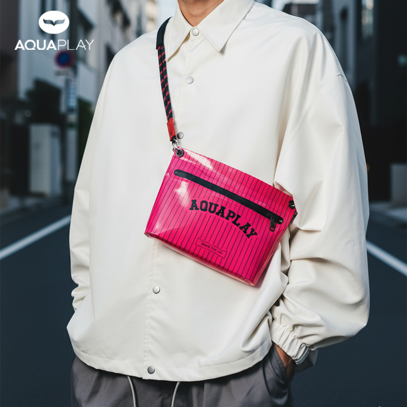 AquaPlay防水拉链斜挎游泳包