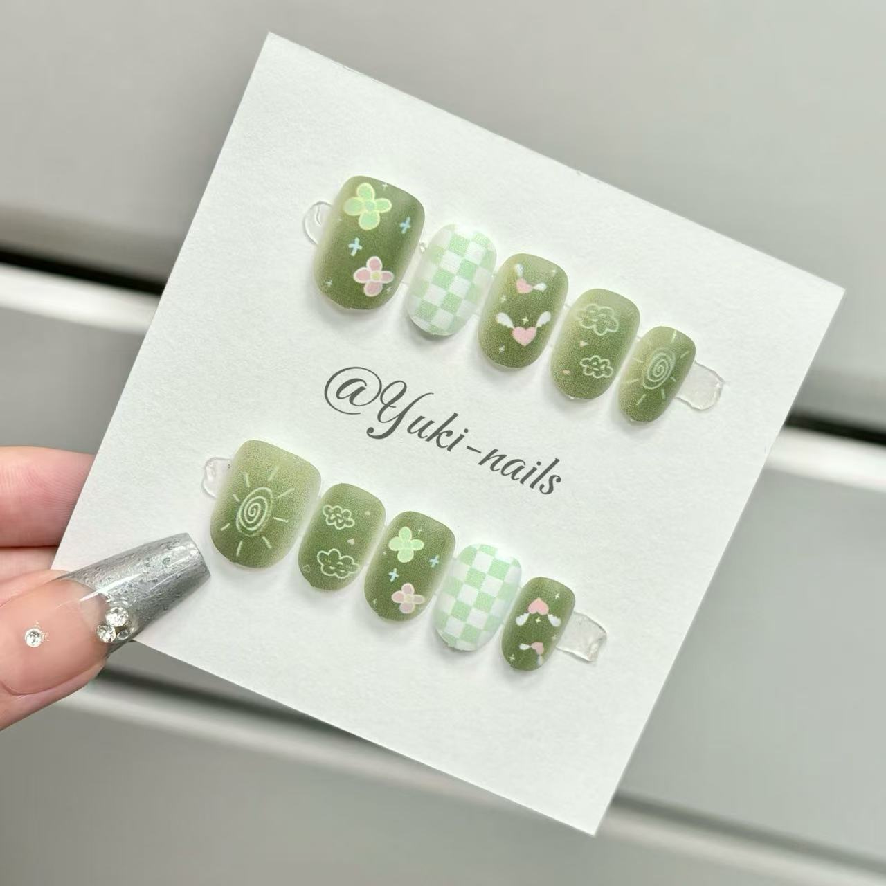 【Yuki穿戴甲】原创绿色棋盘格花朵星星云朵太阳卡通图案短方圆