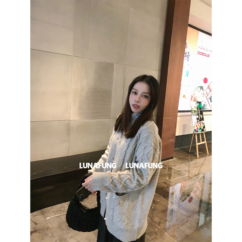 LUNAFUNG冯下文&middot;复古绞花纹毛衣针织开衫燕麦色粗麻花圆领厚上衣