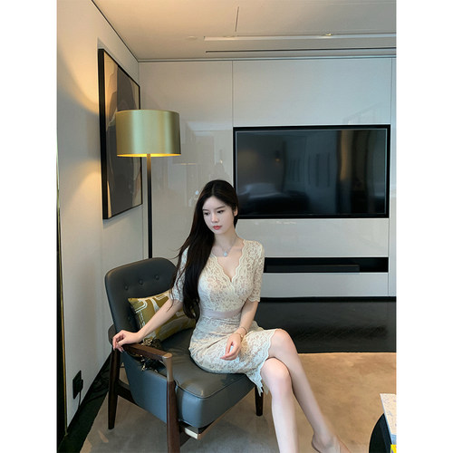 修身包臀裙女温柔气质蕾丝连衣裙