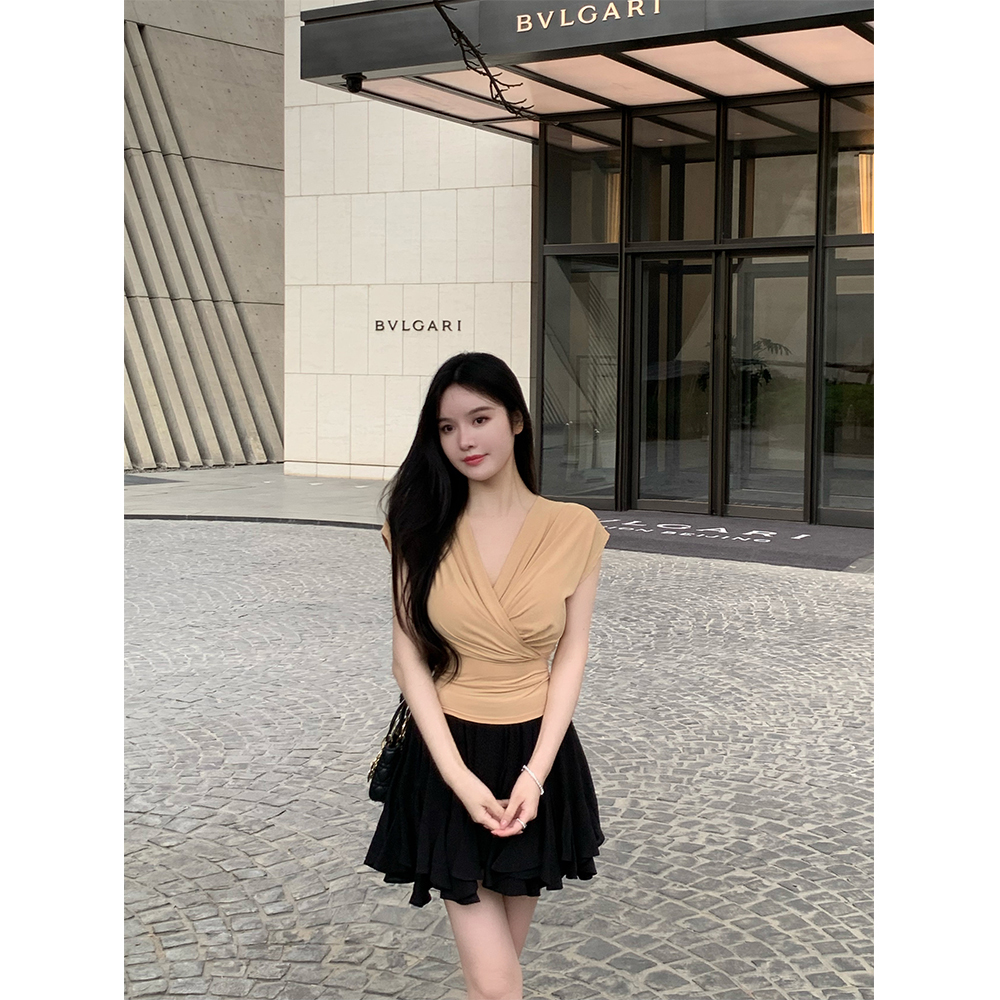 舒适褶皱针织上衣蓬蓬裤裙套装女