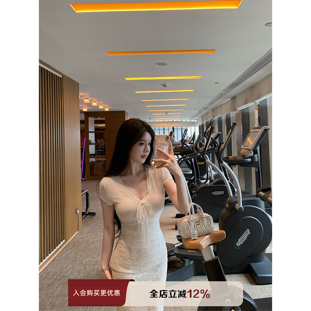 【现货9折】THE SWAN司凰轻奢 纯欲V领修身针织衫上衣/蕾丝半身裙,女装/女士精品,时尚套装,淘宝优惠券,粉丝福利购,淘宝优惠卷