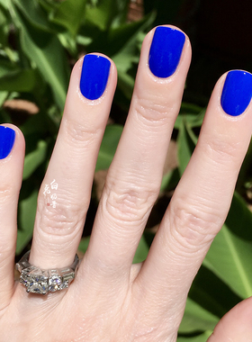 夏日多巴胺克莱因蓝 白兔奶昔ESSIE甲油819浓郁宝蓝butler please