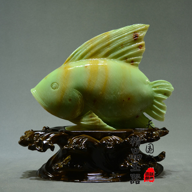 天然岫玉玉石摆件家居玄关斗鱼