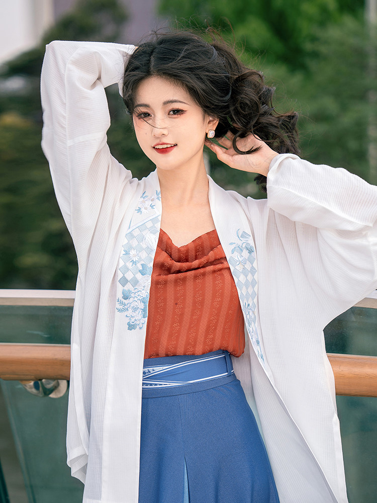 TONGWAN ORIGINAL HANFU 오후 플라잉 스트레이트 칼라 더블 옆을 터 놓은 부분 비행기 소매 짧은 셔츠 3 주름 스커트 세트 2023 봄 여름 새 스타일