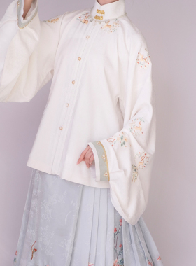 瞳莞天丝暗花绸交领竖领刺绣短袄心花鹿放明制汉服女白色内搭秋季